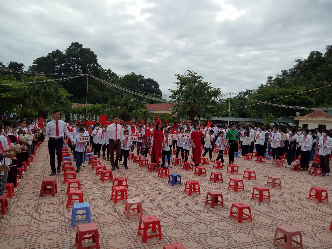 Lễ đón học sinh lớp 6